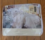 Vtg Classic Traditions Queen Fitted Sheet Touch Of Lace 180 Thread Count Nos Usa. Fixed Price $39.94.