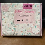 New Betsey Johnson Pastel Christmas Five Piece Queen Sheet Set W/eye Mask. Fixed Price $55.00.