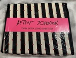 Betsey Johnson Twin Xl Sheet Set Wonderland Stripe Heart Black, Red, Ivory New. Fixed Price $24.99.