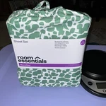 Room Essentials Microfiber Twin/xl Sheet Set 3-PIECE Green/white Brand New. Fixed Price $13.00.