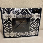 Pendleton TWIN3 Pieceflannel Sheet Set 68 X96 Westward Journey Multi (black)new. Fixed Price $75.00.