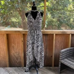 White House Black Market Animal Print Sleeveless Hi-low Dress Size 6. New. Fixed Price $29.75.
