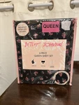 Betsey Johnson Queen Sheet Set 6 Pieces Bouquet Ditsy Black Pink Floral Nwt. Fixed Price $54.99.