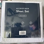 Malouf Weekender Split Head Queen Sheet Set, Brushed Soft Microfiber Deep Pocket. Fixed Price $39.99.