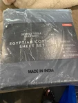 Simply Vera Egyptian Cotton 800 Thread Count Queen Sheet Set. Fixed Price $80.00.