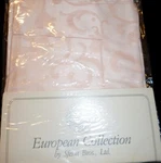 Sferra 100% Egyptian Cotton Pink Jacquard Floral Pillowcase Standard 21" X 26". Fixed Price $54.99.