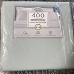 Hotel Signature Egyptian Cotton Queen Sheet Set 6 Piece 400 Tc Blue. Fixed Price $45.00.