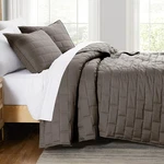Inc. Oversized Bedding Set, Twin Xl Quilts With Matching Quilted Pill.... Fixed Price $59.75.