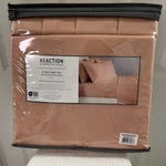 Nip Kenneth Cole Reaction King 6 Piece Sheet Set Deep Pink Wrinkle Resistant. Fixed Price $23.99.