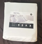 Hotel Signature 800 Thread Count 100% Cotton King Sheet Set White Breathable. Fixed Price $85.00.