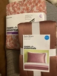 Room Essentials Microfiber Sheet Set 4PC- (king ) Floral W/pillow Sham ,new. Fixed Price $49.99.