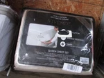 New Vivendi Queen Sheets. Fixed Price $24.99.