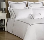 Frette Classic Percale Queen Duvet Cover With Navy Piping. Nwt. Fixed Price $349.00.