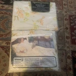 Vintage Springmaid Double Sheet Set Flat & Fitted No Iron Daisy Bouquet Pattern. Fixed Price $40.00.