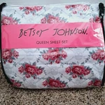Betsey Johnson Queen Sheet 4PC Skull Rose Trellis Pink Floral New Bedding. Fixed Price $52.95.