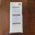Very Rare Bnwt Wamsutta Dream Zone 725 Thread Count Full Deep Fitted Sheet Ivory. Fixed Price $70.00.