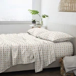 Ienjoy Home Hotel Collection Premium Ultra Soft Aztec Dreams Pattern 4 Piece .... Fixed Price $209.79.