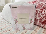 Nwt Laura Ashley Shabby Chic Queen Pink Floral Ribbon 100% Cotton Sheet Set. Fixed Price $68.00.
