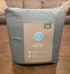 New Martha Stewart Bleach Master 4-PIECE Sheet Set King Green. Fixed Price $49.99.