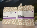 Room Essentials Microfiber Twin/xl Sheet Set 3-LIGHT Pink& Beig 2. Fixed Price $28.99.