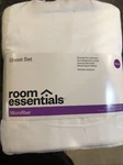 Room Essentials White Microfiber 4 Pc Sheet Set Wrinkle Resistant - Queen. Fixed Price $9.00.